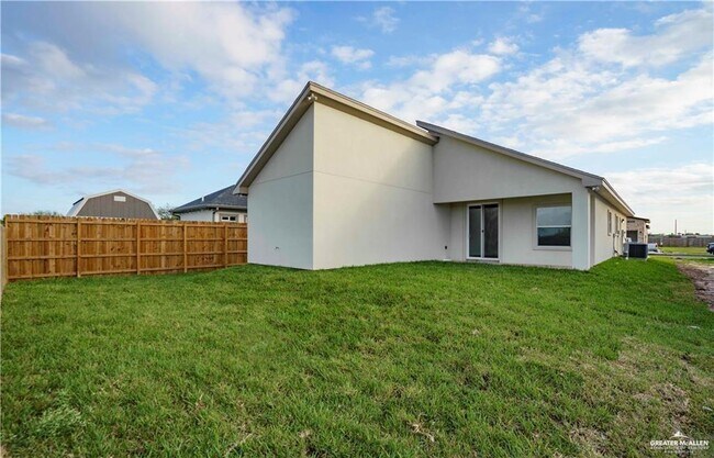 Building Photo - 16 Garman St