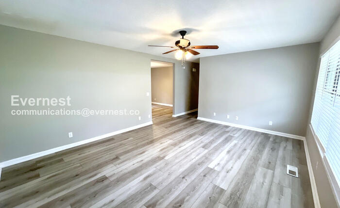 Building Photo - 107 Laferry Ln