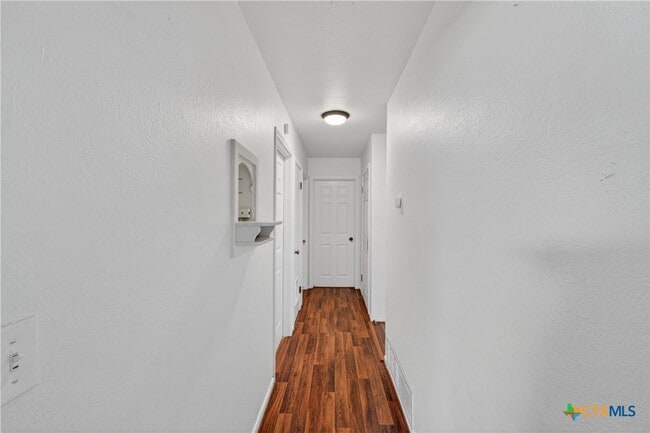 Building Photo - 14 Steele St