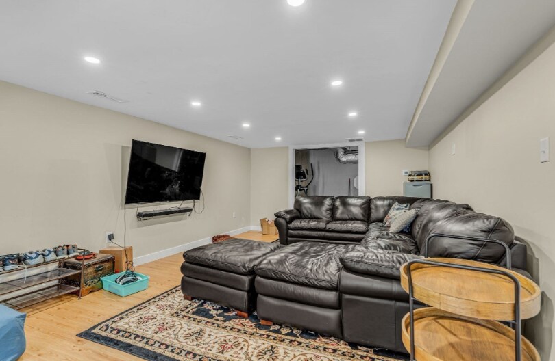 Building Photo - 130 Black Horse Pl