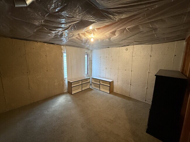 Building Photo - "Charming, newly renovated, 4-Bed, 3-Bath ...