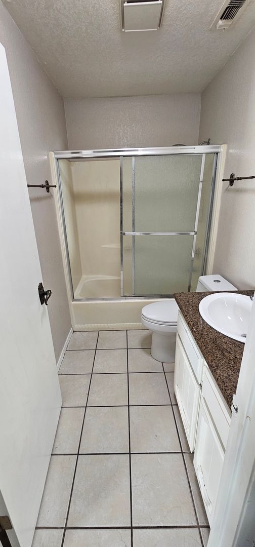 Building Photo - 715 Mikkelsen Dr