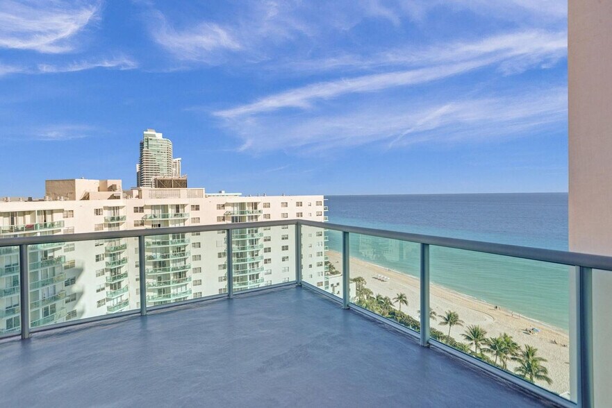 Building Photo - 4001 S Ocean Dr