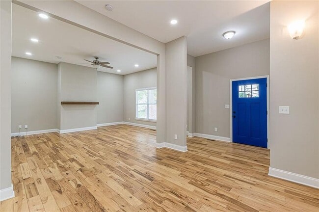 Building Photo - 3362 Colville Ave