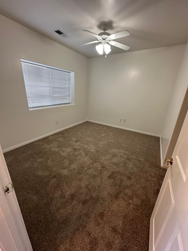 Building Photo - 718 Orchid Dr