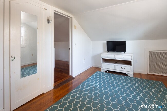 Building Photo - 11 Prospect St