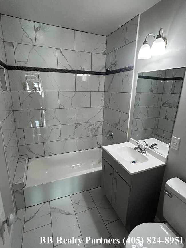 Building Photo - 4205 E 4th Pl