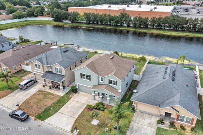 Building Photo - 12237 Woodview Dr