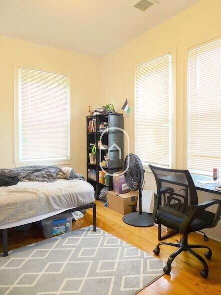 Building Photo - 4 Fisher Ave