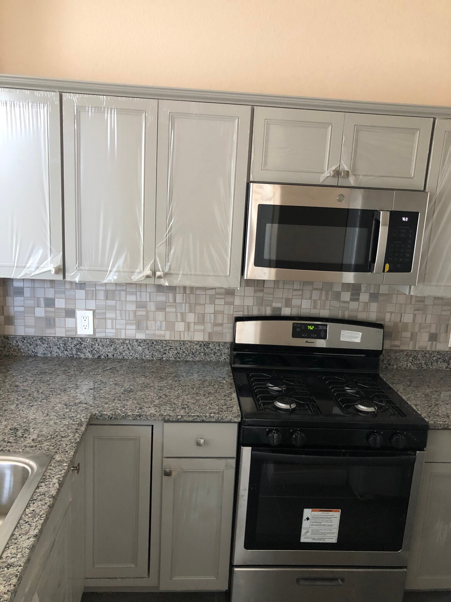 Building Photo - 5033 Vivaldi Dr