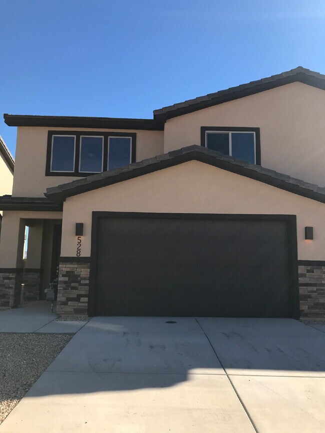 Primary Photo - "Spacious 4-Bedroom Townhouse in Hurricane...