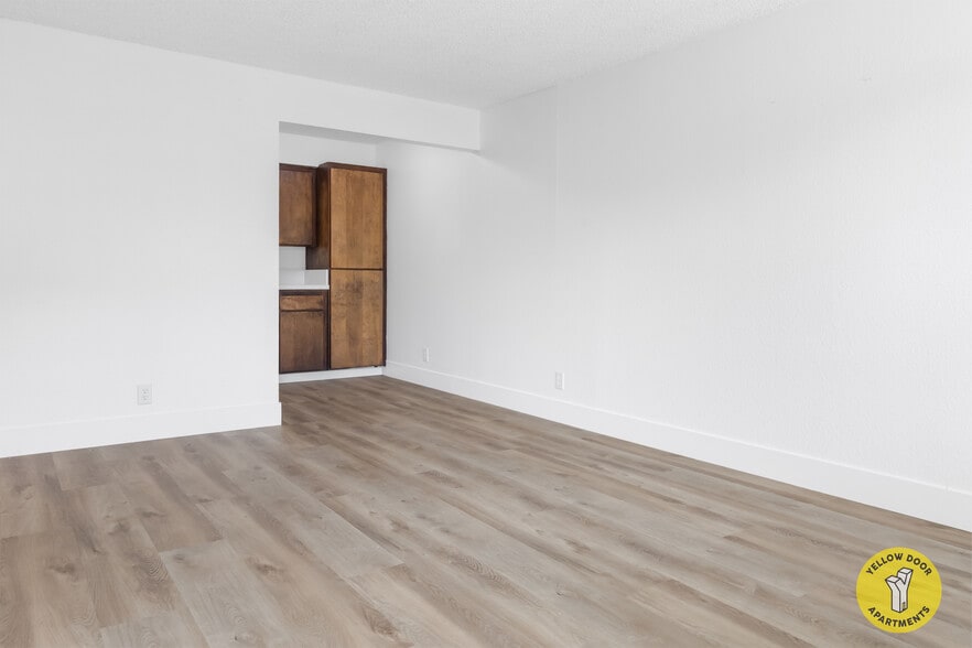 Building Photo - 3112 Denver Ave