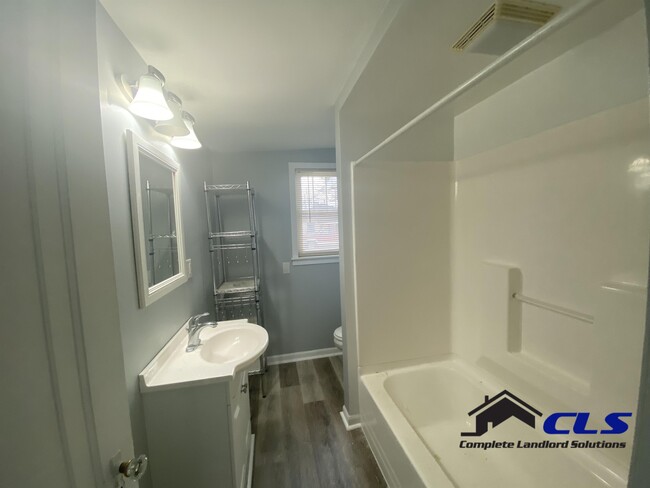 Building Photo - 1130 Florida Ave