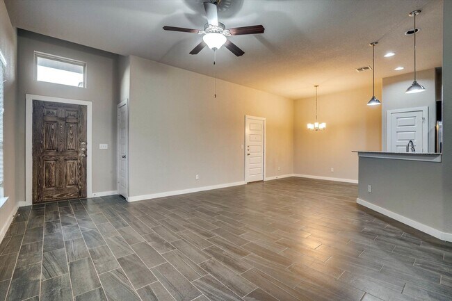 Building Photo - 130 Hidden Springs Dr