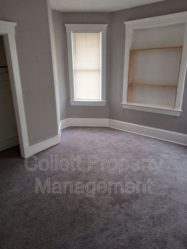 Building Photo - 3912 Archwood Ave