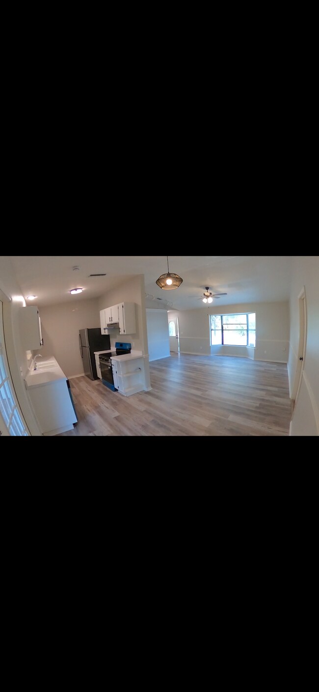 Building Photo - 7501 North Blvd