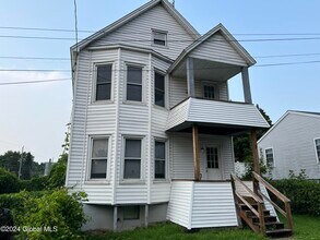 Building Photo - 5 Ferris St