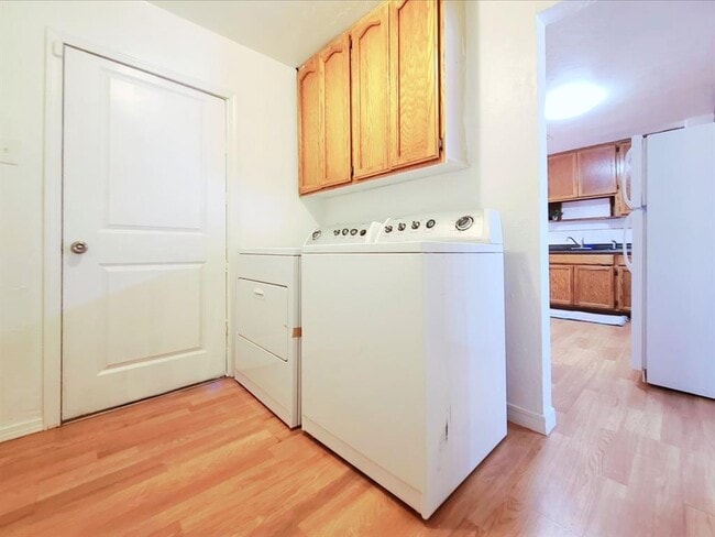 Building Photo - 3512 N Holman Ct