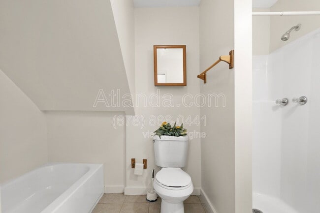 Building Photo - 153 Little St SE