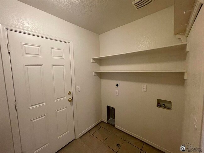 Building Photo - 10191 E 35th Pl