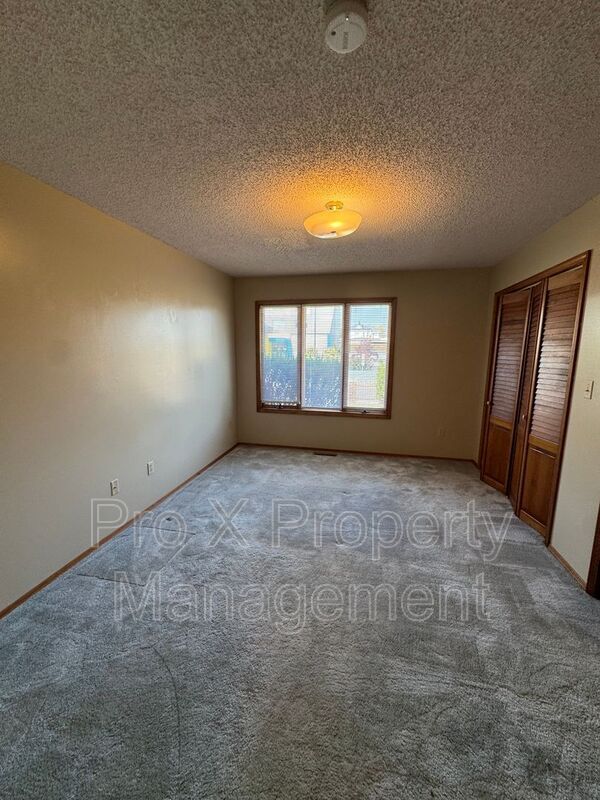 Building Photo - 510 E Elm St