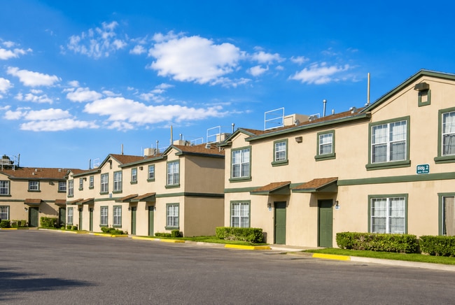 Building Photo - Arrowhead Place