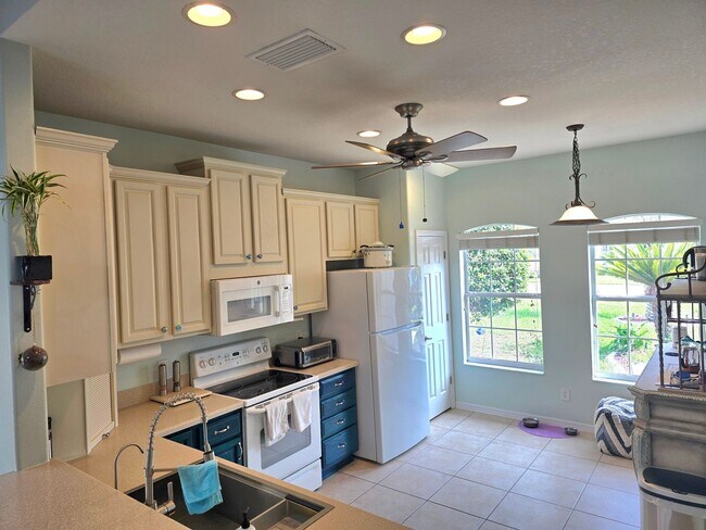 Building Photo - Gorgeous 3/2/2 in Terra Vista!!!
