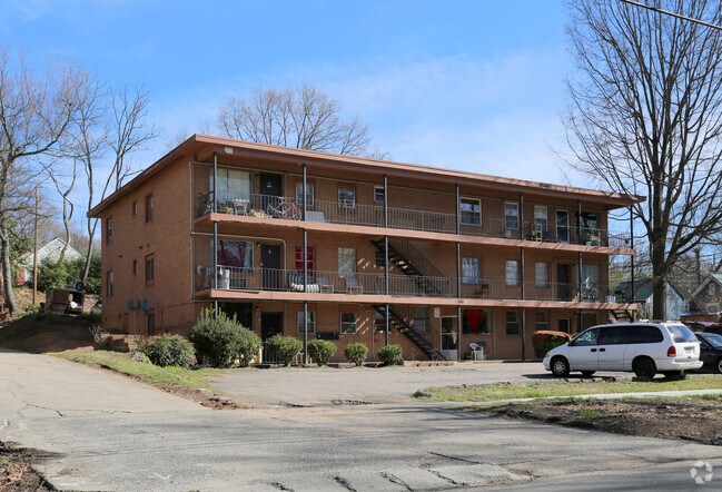 Primary Photo - 300 W Trinity Ave