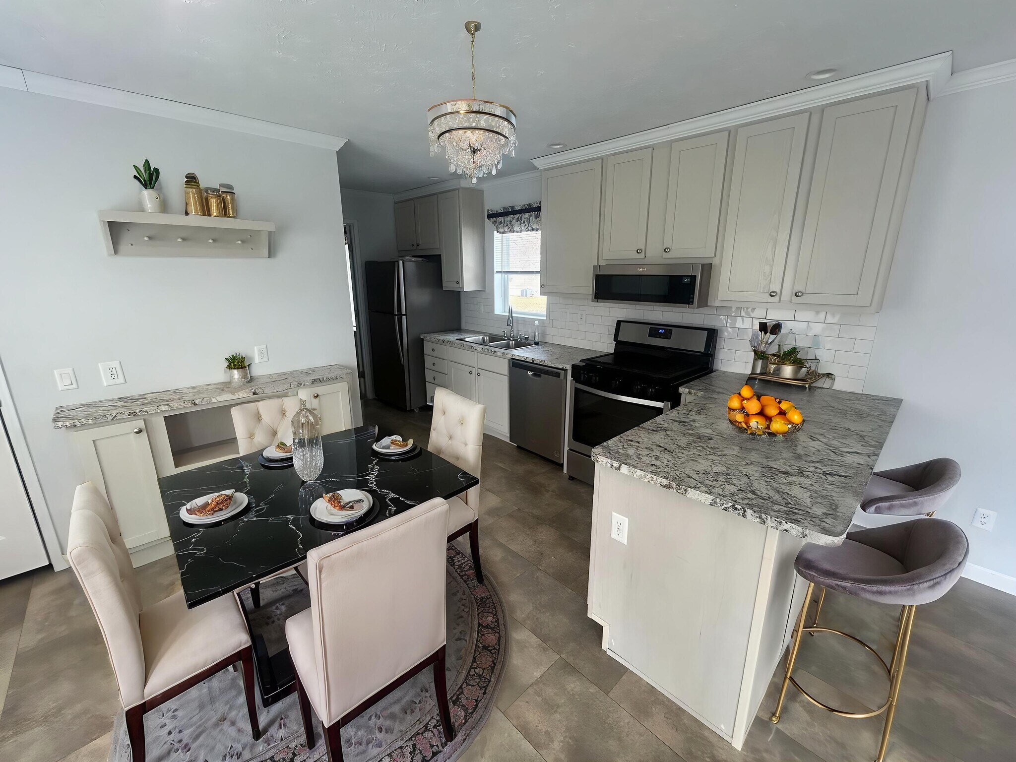 Building Photo - 103 Oak Ave