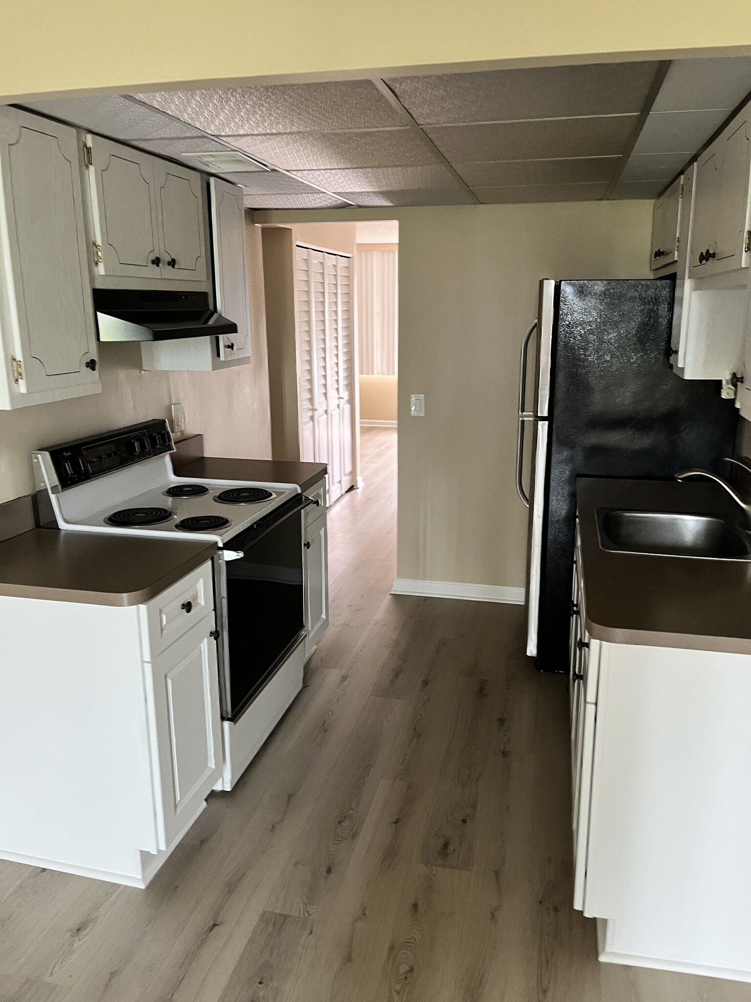 Kitchen - 4880 Locust St NE