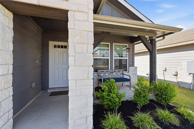 Building Photo - 805 Russet Rock Dr