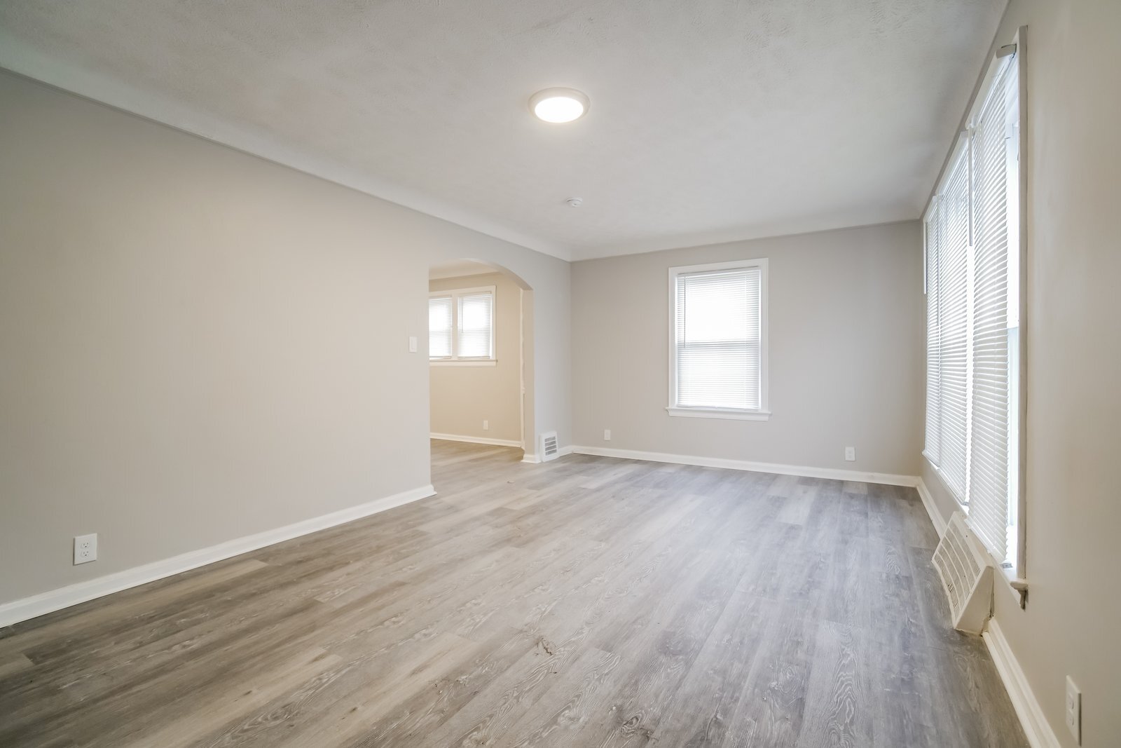 Building Photo - 4382 E 141st St