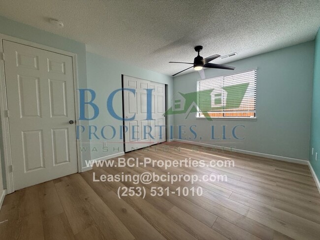 Building Photo - Beautiful 2 Bedroom House Available for im...