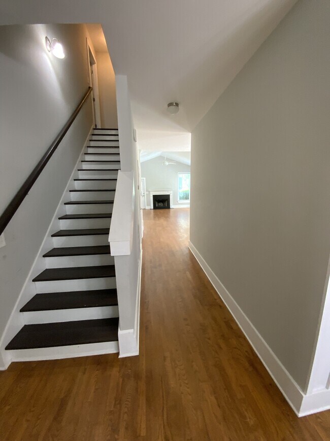 Building Photo - 1641 Carriage Ridge Dr