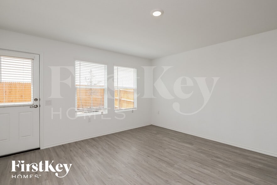 Building Photo - 4518 Emma Way