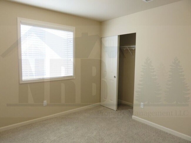 Building Photo - Gorgeous 4 Bedroom home located in Puyallup!