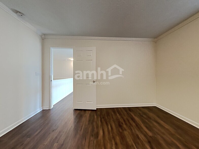 Building Photo - 6581 Daisy Hill Ct