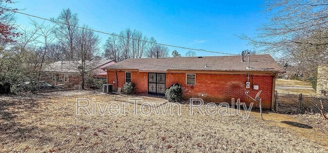 Building Photo - 2644 Courtney Dr