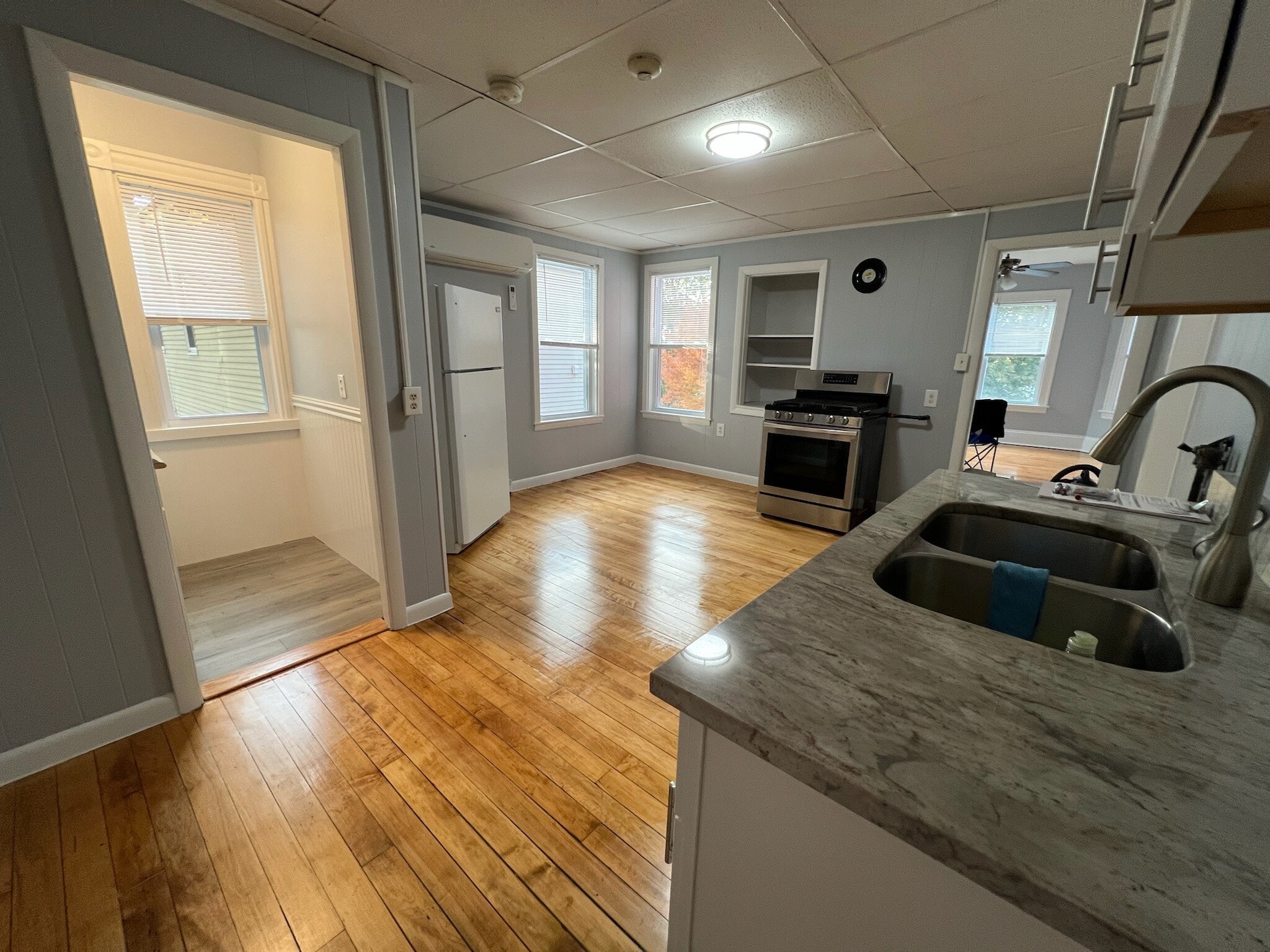 KITCHEN / PANTRY - 28 Paine St