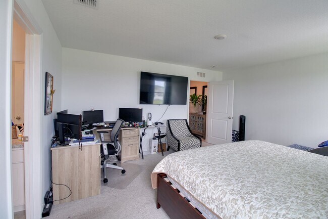 Building Photo - 8732 Sportsman Lp