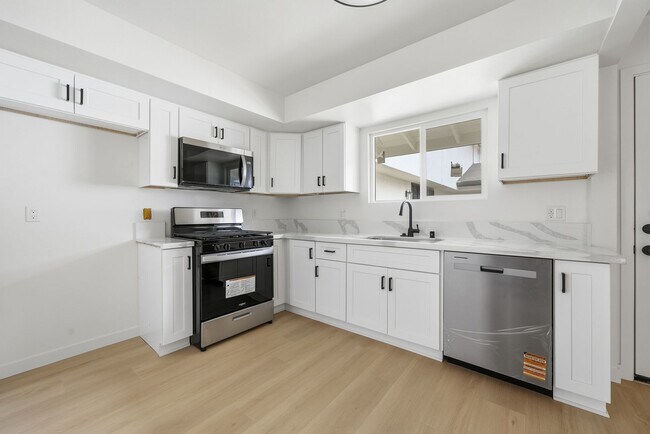 Building Photo - 1172 N Shattuck St