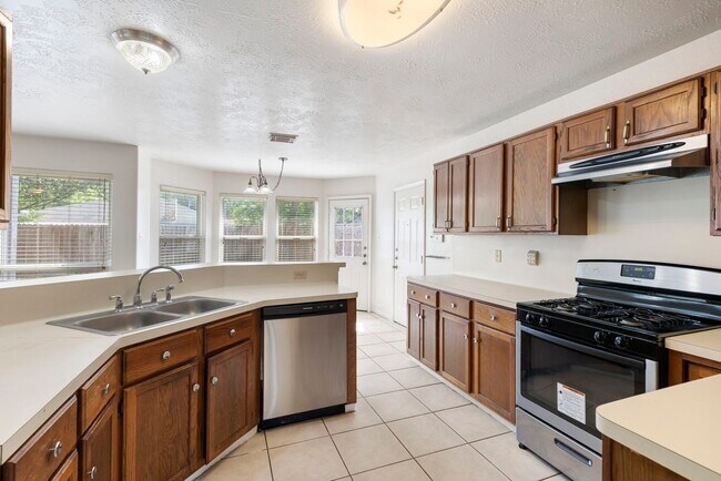 Building Photo - 21610 Bluebonnet Meadow Ln