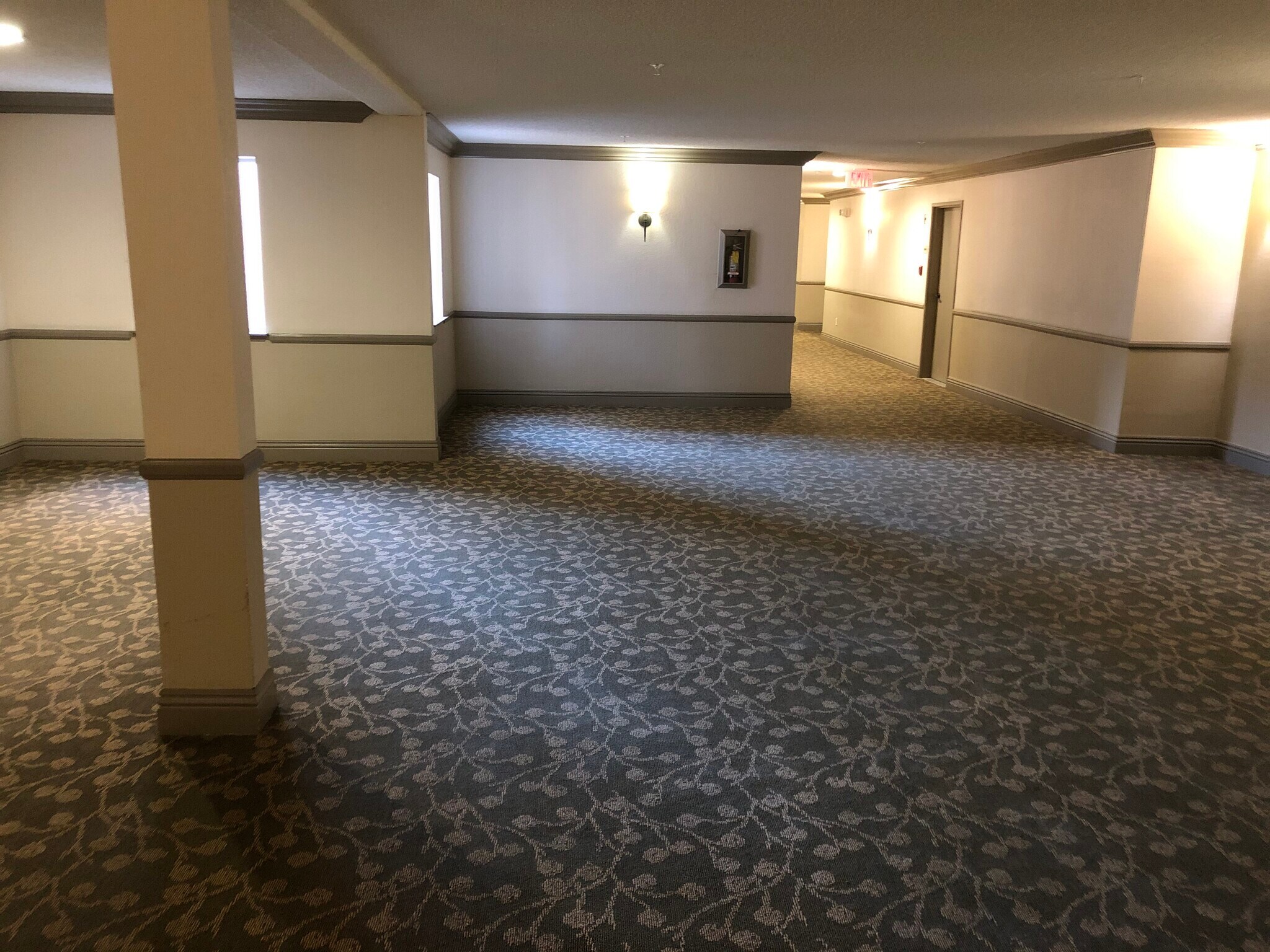 Building Photo - 8889 Caminito Plaza Centro