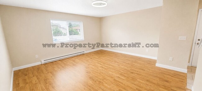 Building Photo - 107 7th St