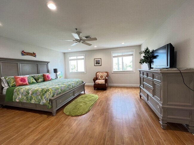 Building Photo - Beautiful 4 Bed 4.5 Bath luxury Townhouse with Elevator located by the Beach Lauderdale by the Sea