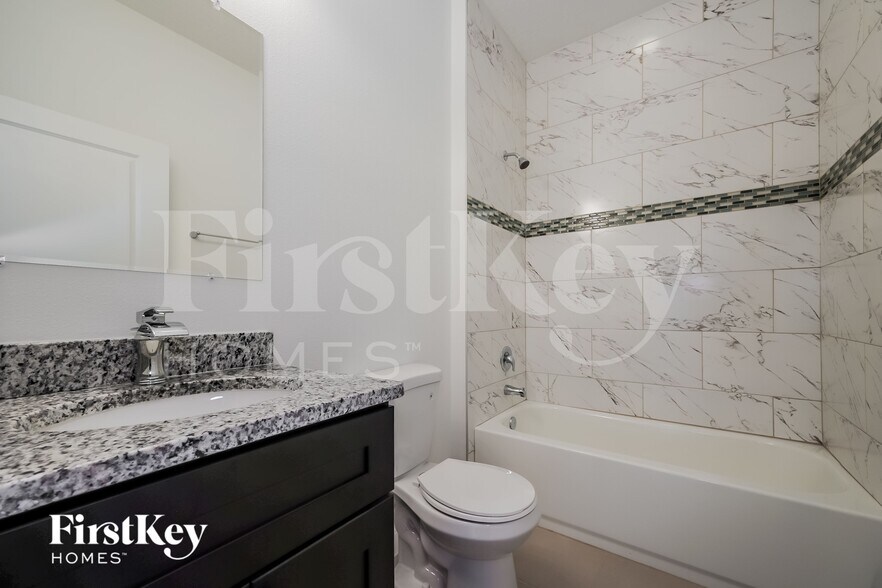 Building Photo - 318 W Aster Ct