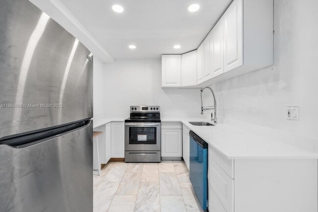 Building Photo - 780 NE 69th St