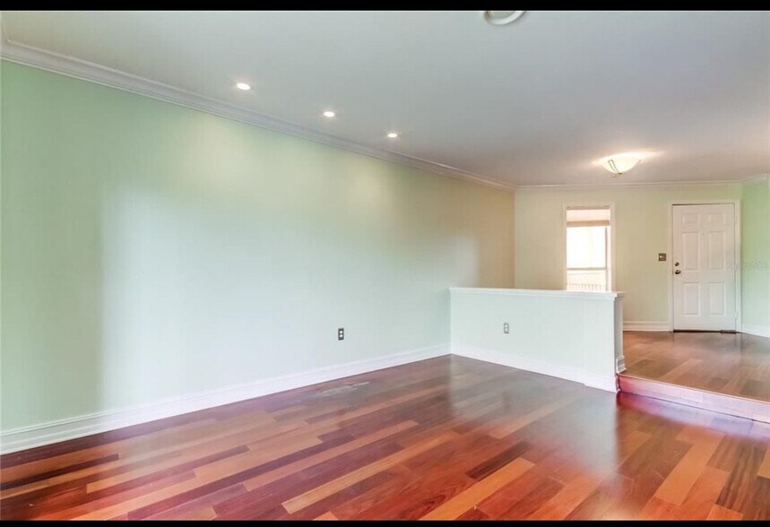 Building Photo - 115 112th Ave NE