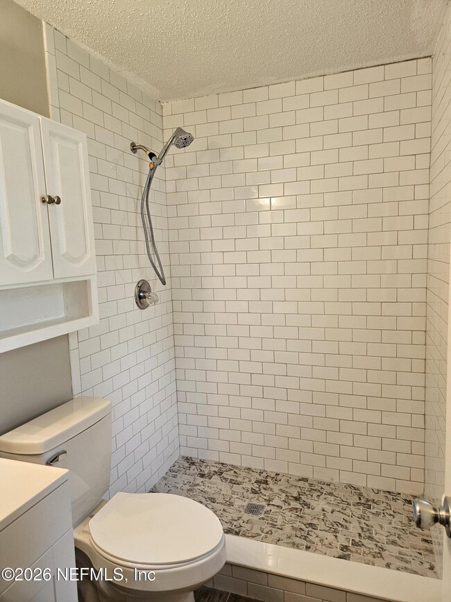 Building Photo - 2634 Pinewood Blvd