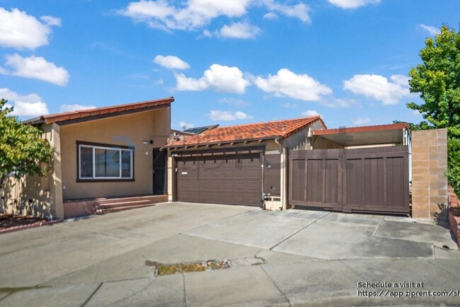 Building Photo - 41076 Davila Ct